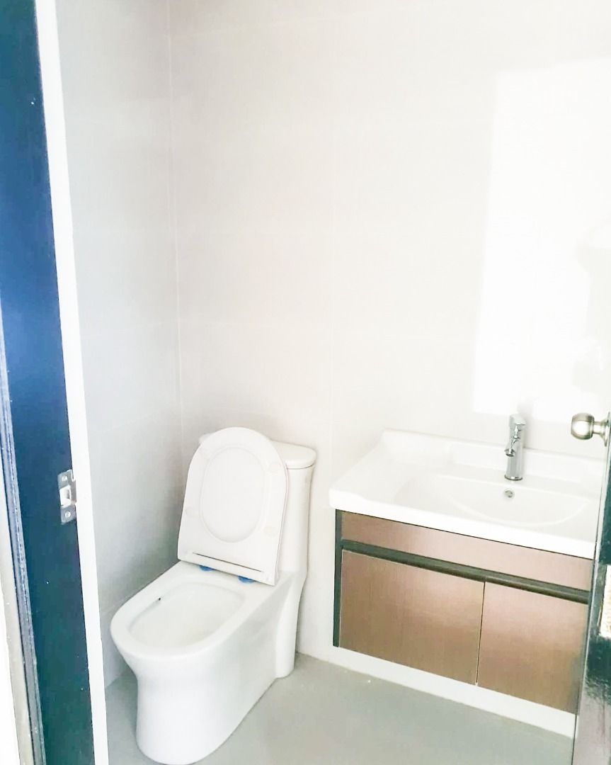 "FOR RENT: Fully furnished Studio Deluxe at R-Square Residences Taft Ave. Malate, Manila"04