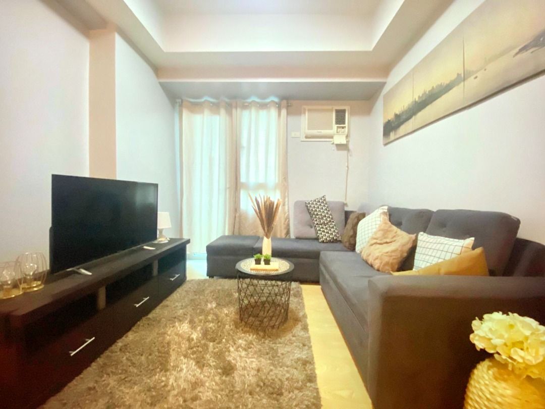 "THE GROVE AT ROCKWELL, 2 Bedroom Unit With Parking For Rent Pasig City"02