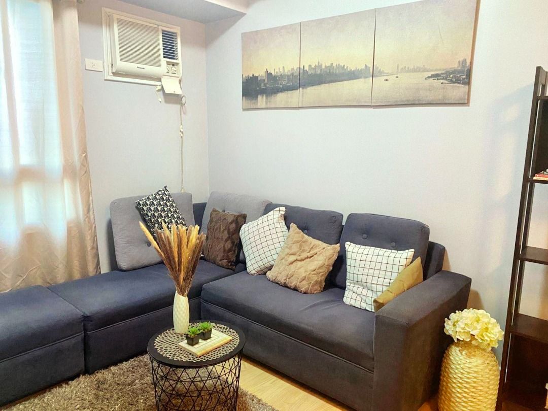 "THE GROVE AT ROCKWELL, 2 Bedroom Unit With Parking For Rent Pasig City"03