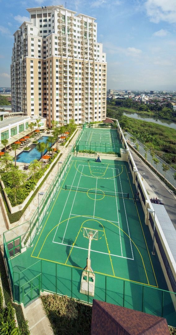 "THE GROVE AT ROCKWELL, 2 Bedroom Unit With Parking For Rent Pasig City"09
