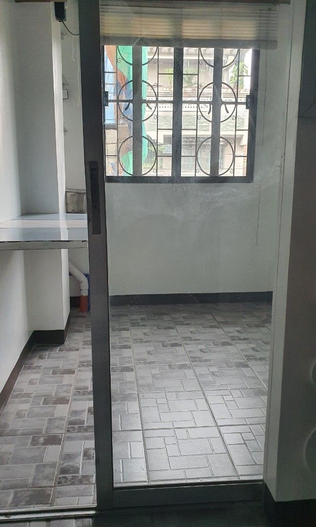 Room 4 Rent09