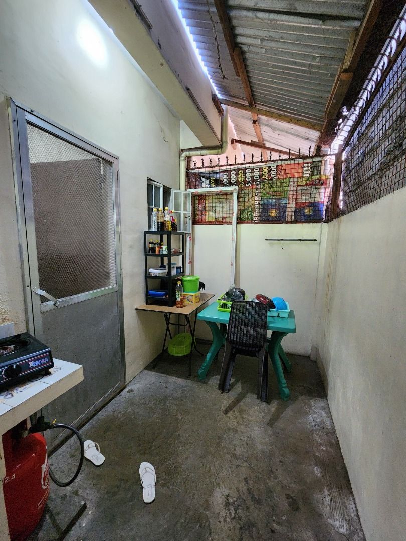 2-Story 3 Unit Apartment for Sale!07