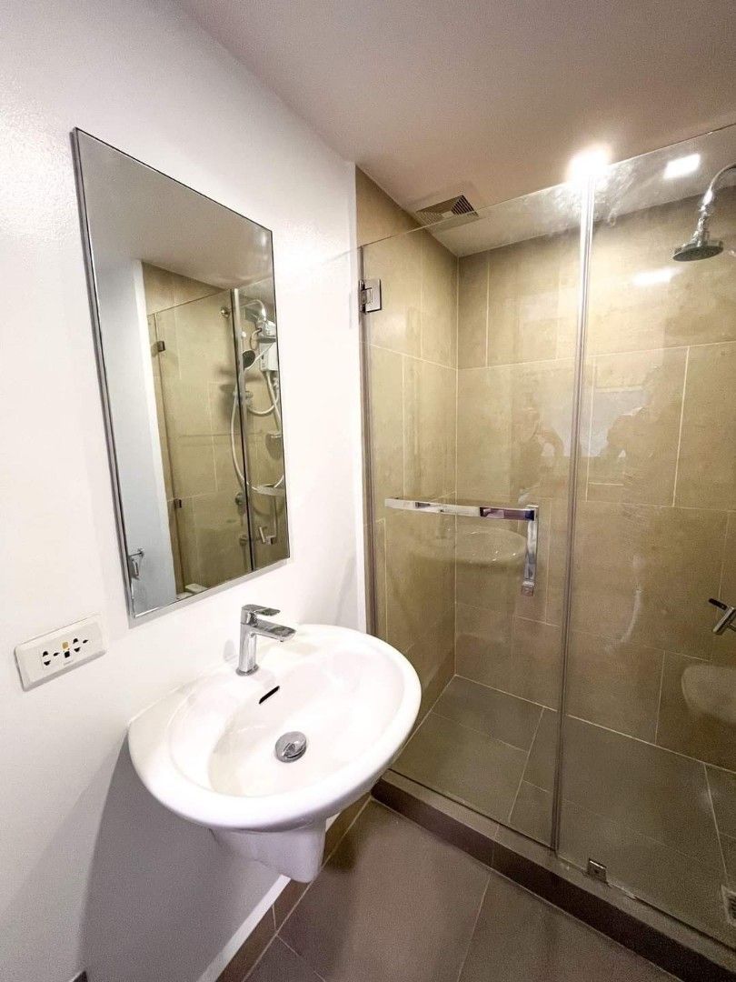 FOR RENT IN MAKATI: THE RISE (Brand new) 3 UNITS AVAILABLE North tower06