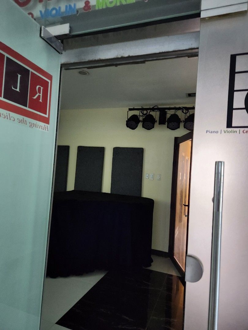 Office Space in Cebu Business Park Fully Fitted for Rent04