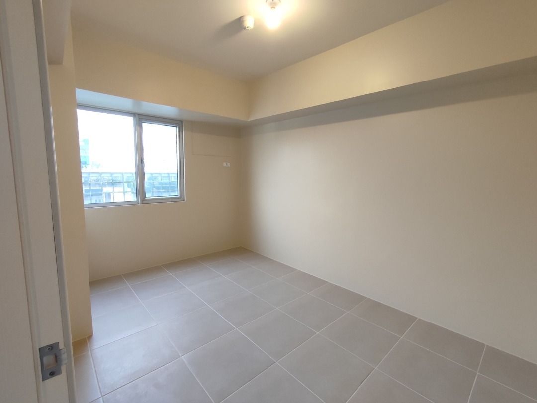 FOR SALE: 1BEDROOM UNIT IN AVIDA TOWERS TURF BGC05