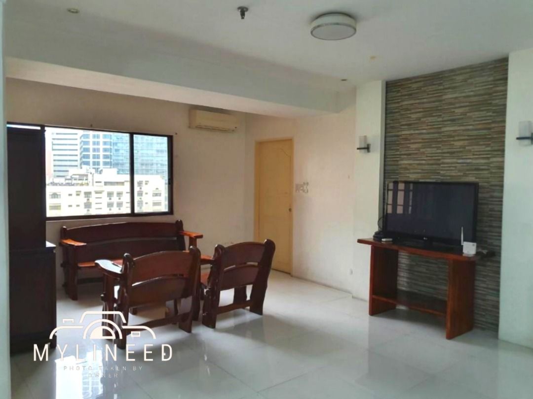 "150 sq.m. 2-BR Condo Unit + Parking for Rent in LPL Manor, L.P. Leviste Street, Makati"02