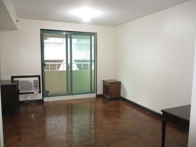 Newly Painted Condo for Rent  Makati Poblacion Jupiter Rockwell03