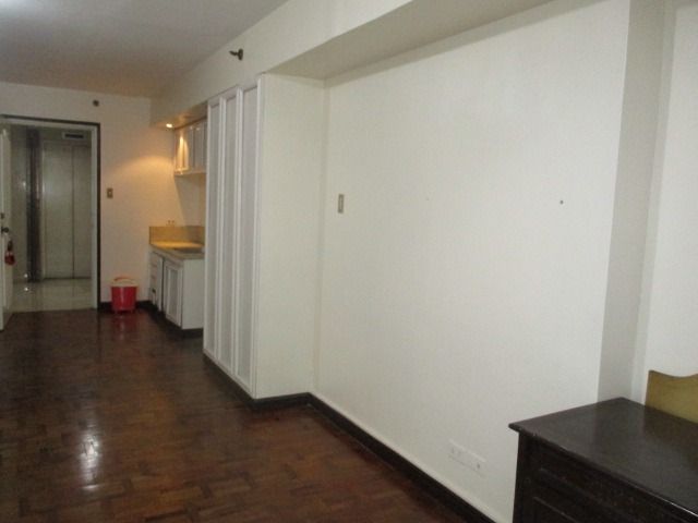 Newly Painted Condo for Rent  Makati Poblacion Jupiter Rockwell09