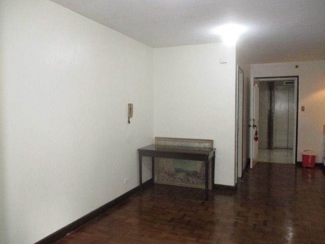 Newly Painted Condo for Rent  Makati Poblacion Jupiter Rockwell10
