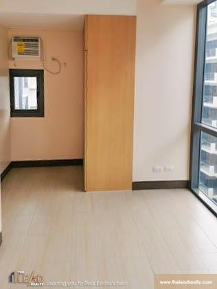 3BR Condominium FOR LEASE in Viceroy Residence McKinley Hill03