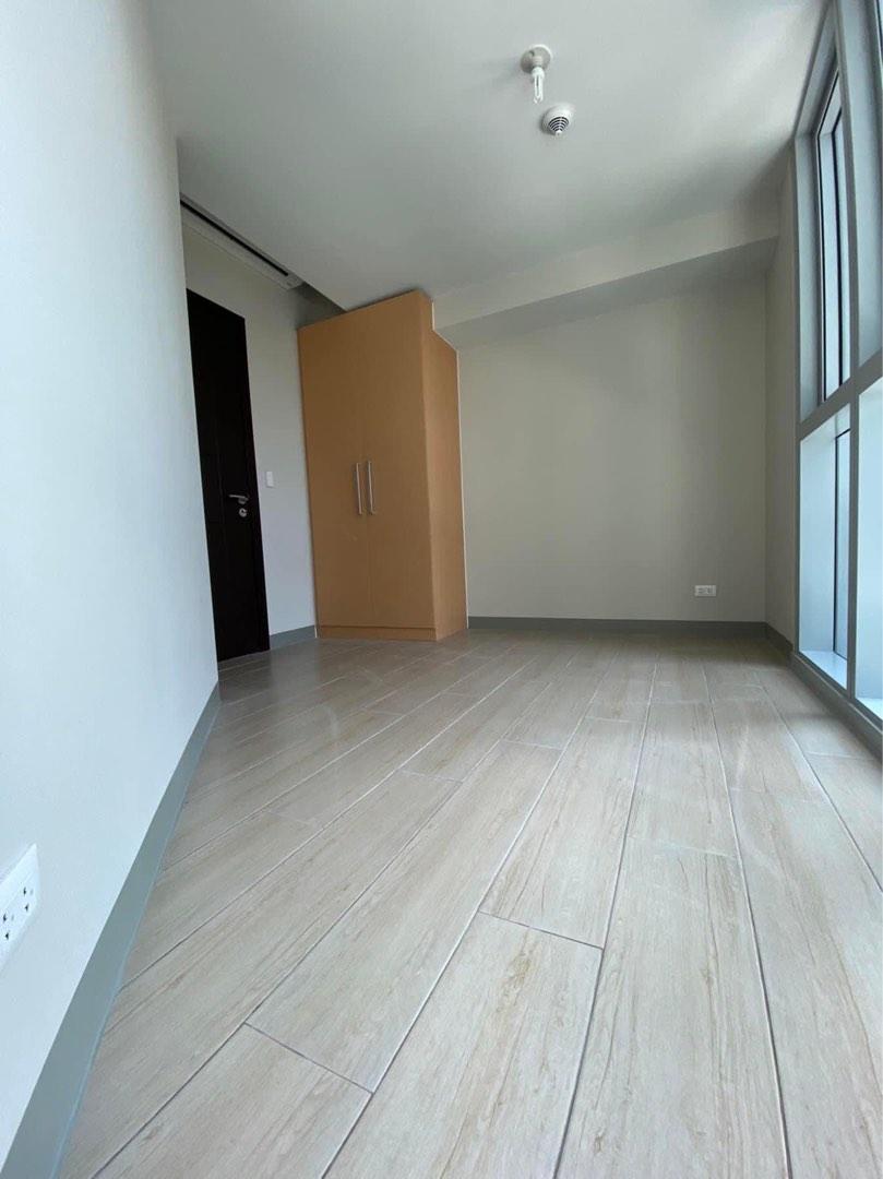 For Rent 2 bedroom unit in Uptwon Parksuites BGC Taguig near Uptown Mall04