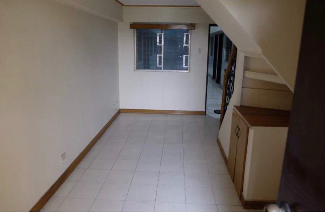 2 Bedroom 2-floor Condo Unit (Las Piñas)03