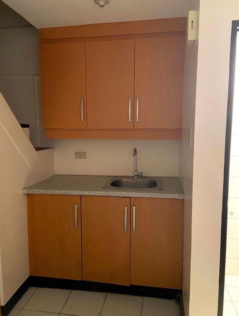 2 Bedroom 2-floor Condo Unit (Las Piñas)05