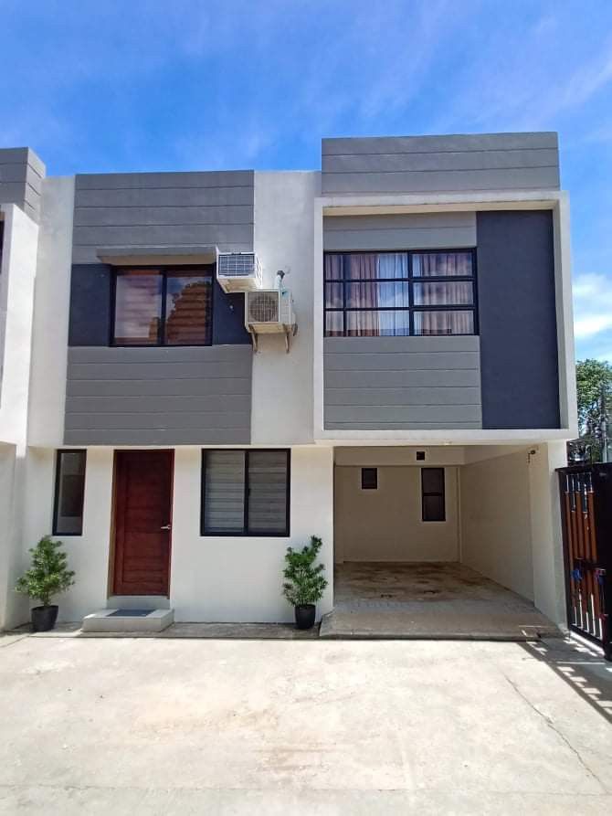 4 BR & 3 T&B in Quezon City03