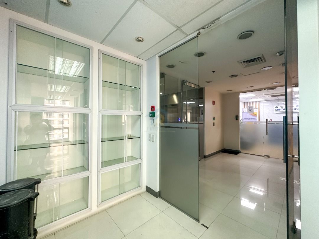 SycipLaw Center Office in Makati for Rent | Fretrato ID: CA15203