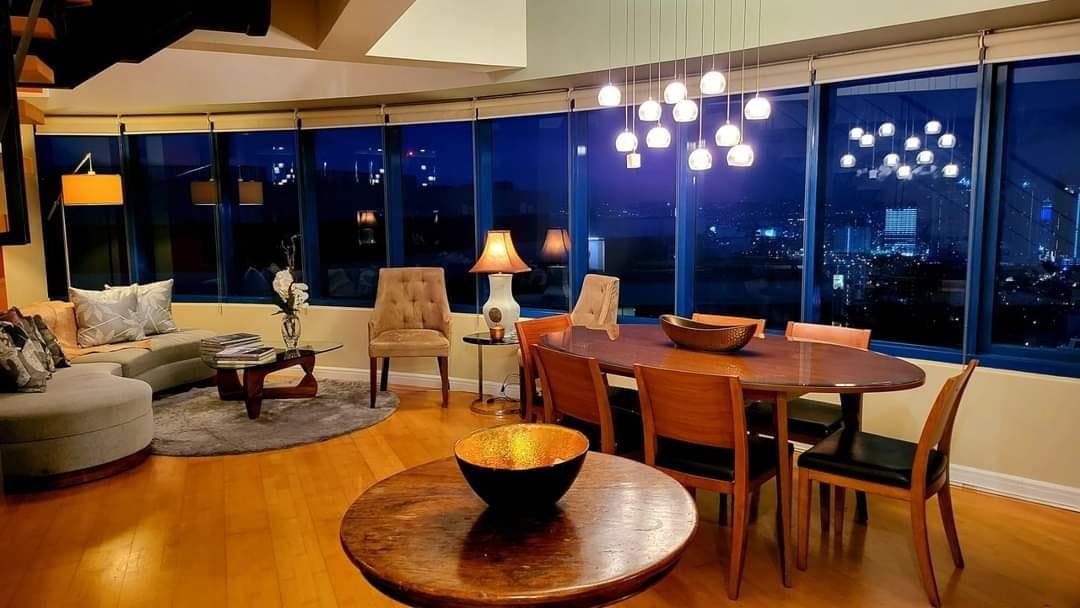 FOR SALE: 2 BEDROOM IN ONE ROCKWELL WEST01