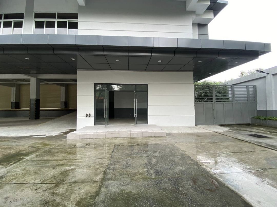 4 Storey Office Warehouse in Queensway Commercial Center Parañaque City Warehouse for Rent | Fretrato ID: IR14803
