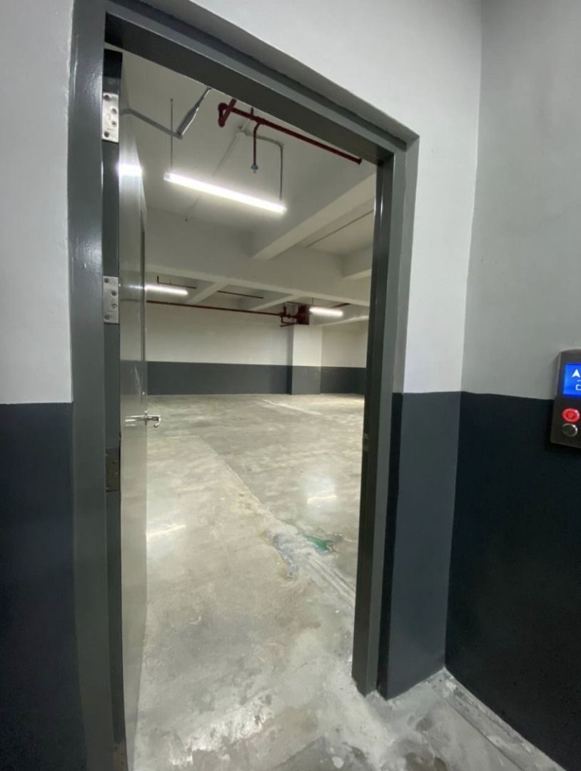 4 Storey Office Warehouse in Queensway Commercial Center Parañaque City Warehouse for Rent | Fretrato ID: IR14810