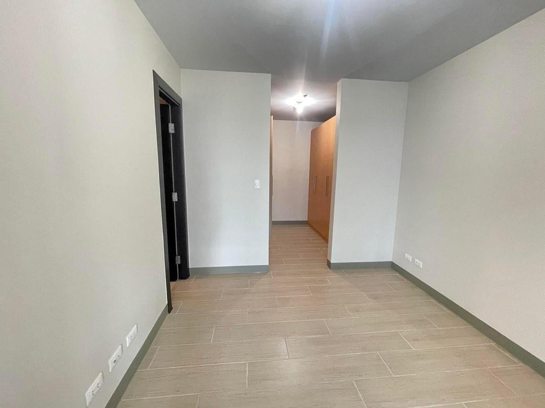 For Lease Uptown Parksuites 1 bedroom Loft Unfurnsihed near Uptown Mall BGC03