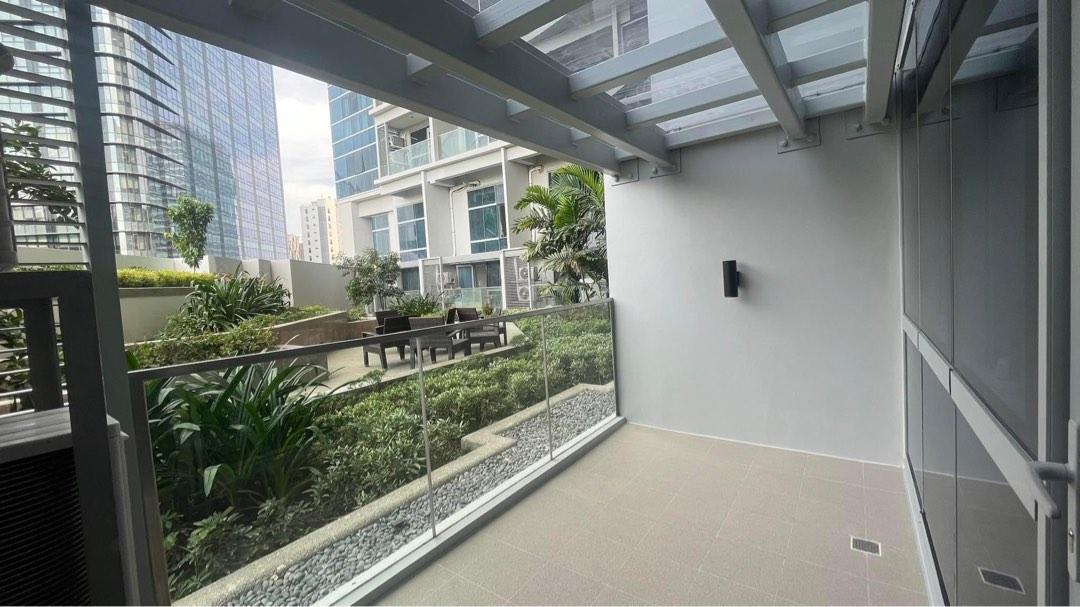 For Lease Uptown Parksuites 1 bedroom Loft Unfurnsihed near Uptown Mall BGC05