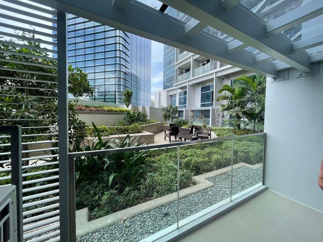 For Lease Uptown Parksuites 1 bedroom Loft Unfurnsihed near Uptown Mall BGC08
