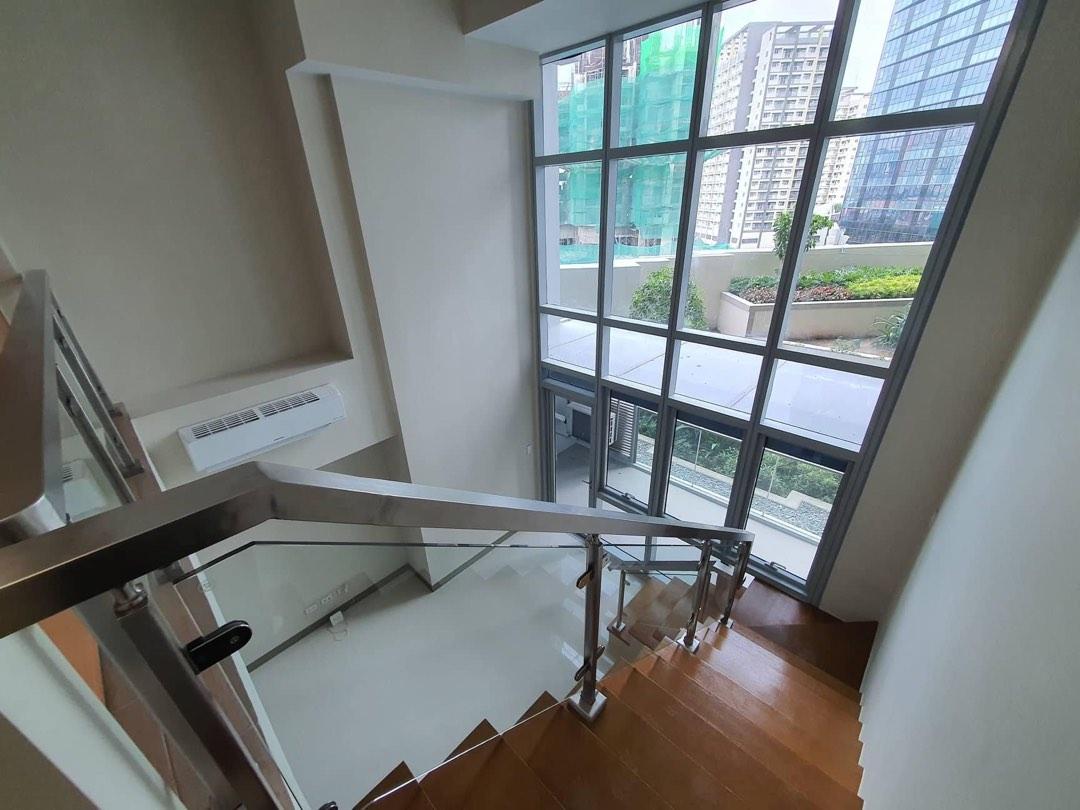 For Lease Uptown Parksuites 1 bedroom Loft Unfurnsihed near Uptown Mall BGC09