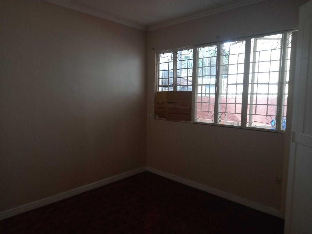 Bungalow 3br in BF Homes Paranaque City09