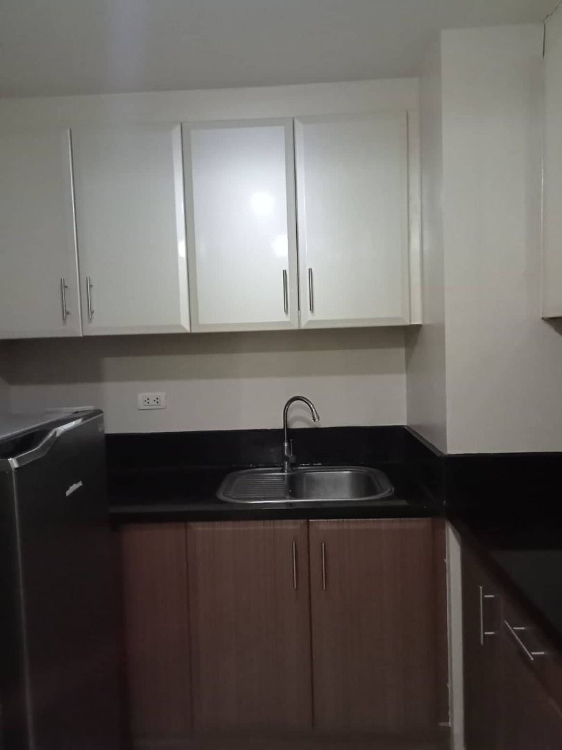150NEWPORT5XX For Rent Semi furnished 1BR unit in 150 Newport Boulevard05