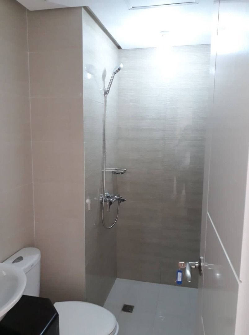 150NEWPORT5XX For Rent Semi furnished 1BR unit in 150 Newport Boulevard08
