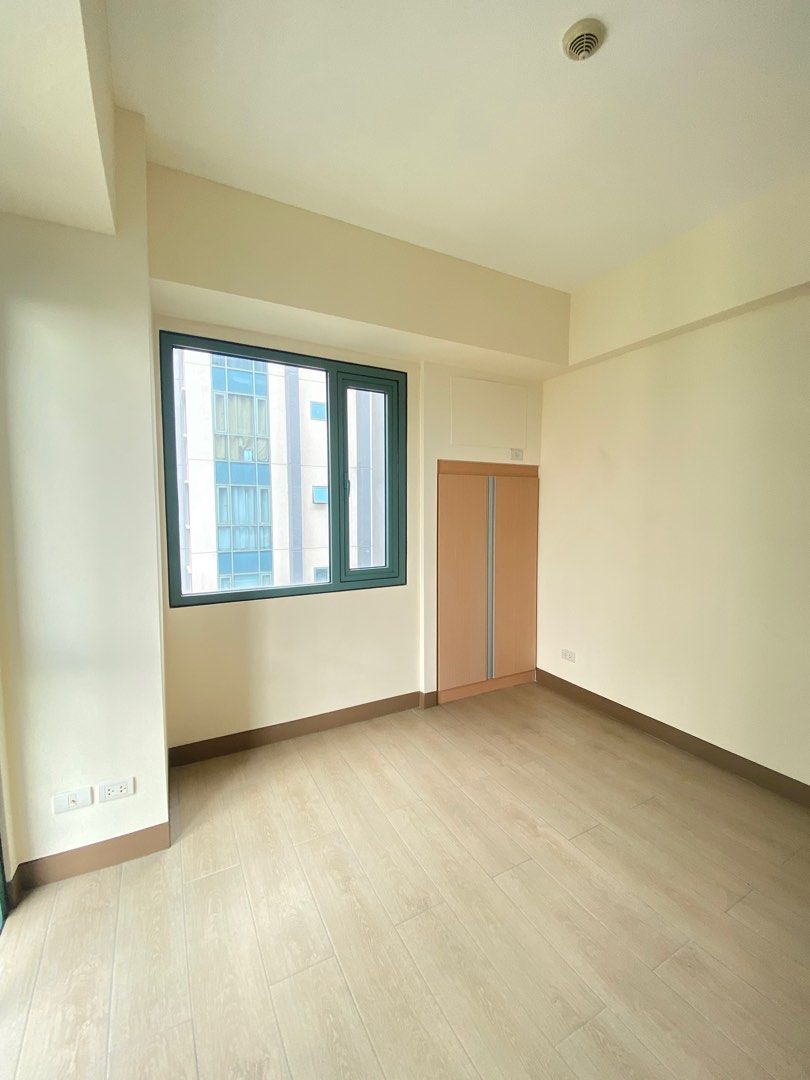 1 Bedroom  BARE Condo for Rent in Newport Pasay Across Airport02