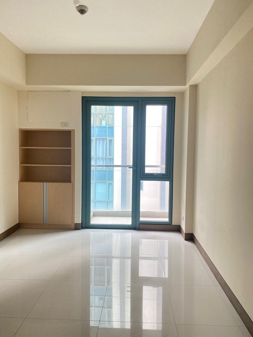 1 Bedroom  BARE Condo for Rent in Newport Pasay Across Airport03