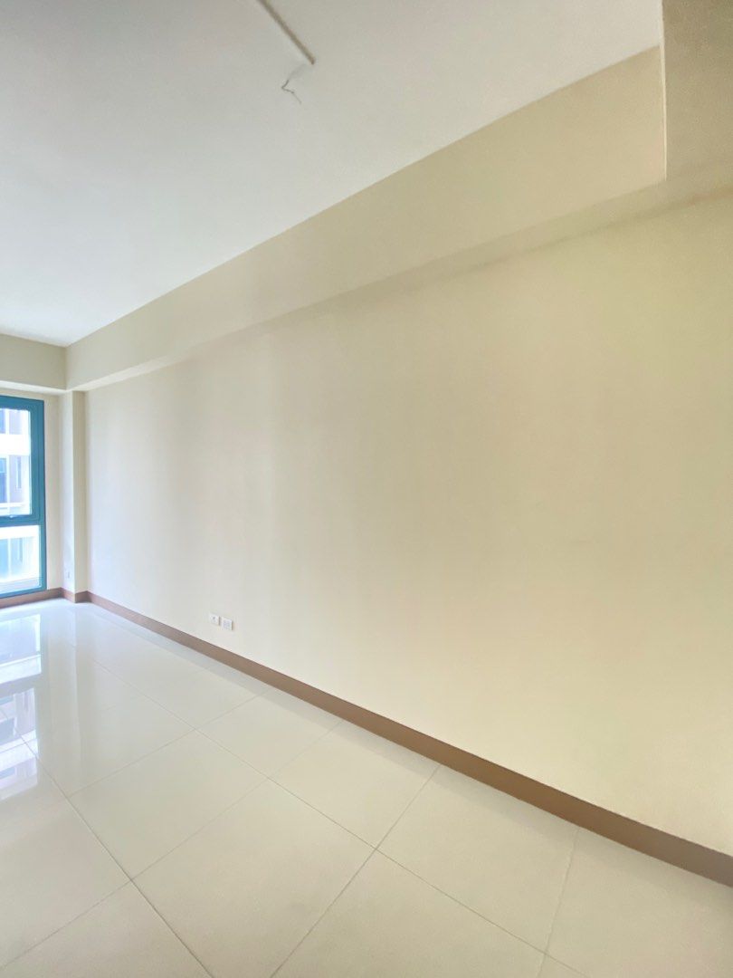 1 Bedroom  BARE Condo for Rent in Newport Pasay Across Airport05