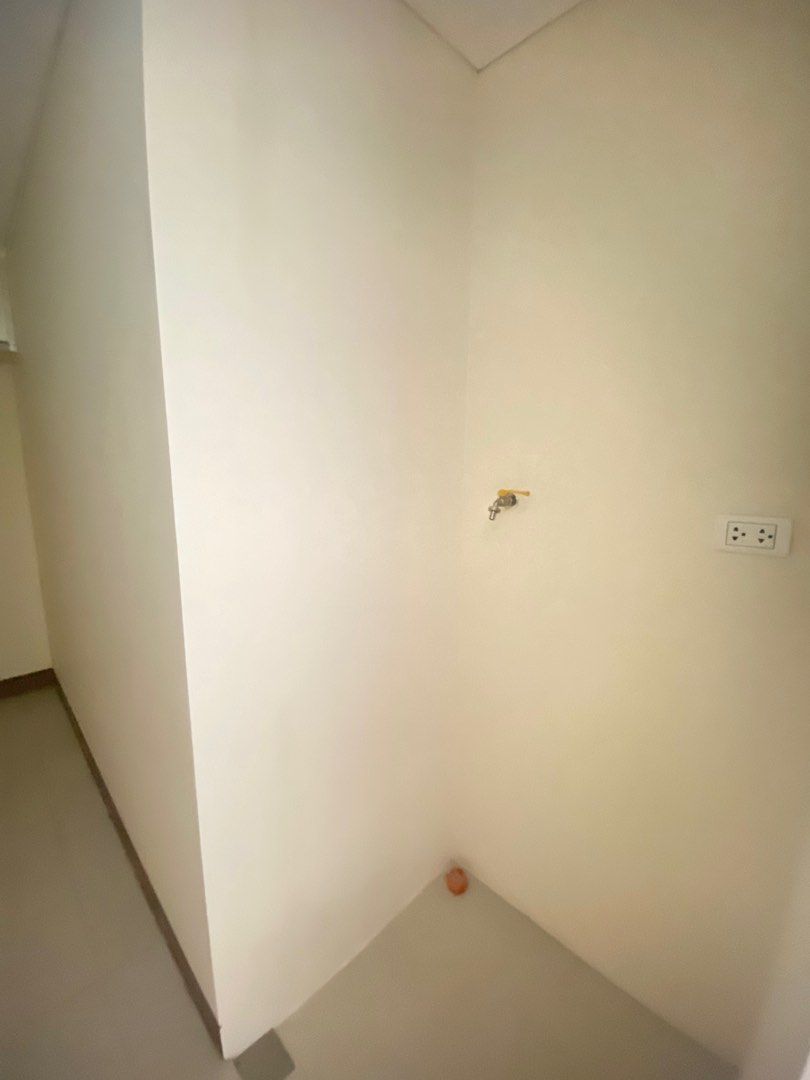 1 Bedroom  BARE Condo for Rent in Newport Pasay Across Airport07