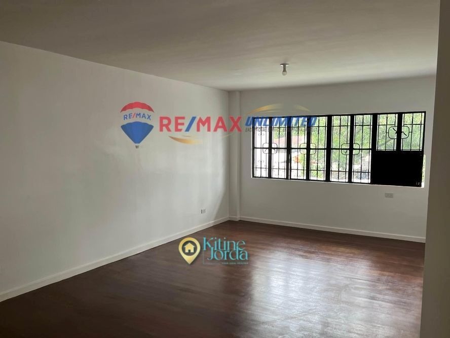 "or rent Greenhills townhouse, Eisenhower St, Greenhills"02