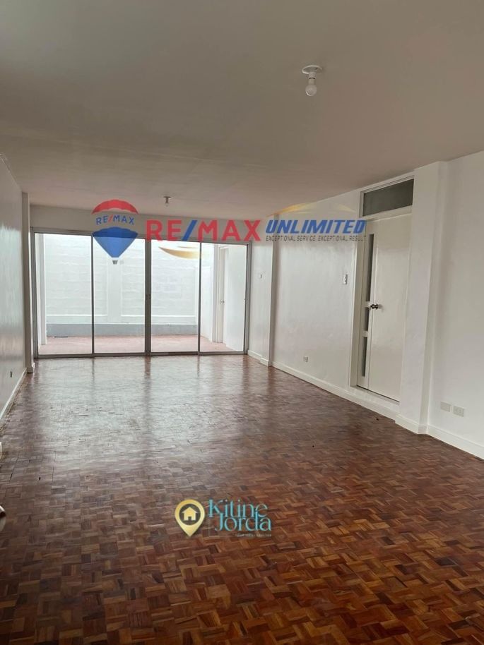 "or rent Greenhills townhouse, Eisenhower St, Greenhills"04