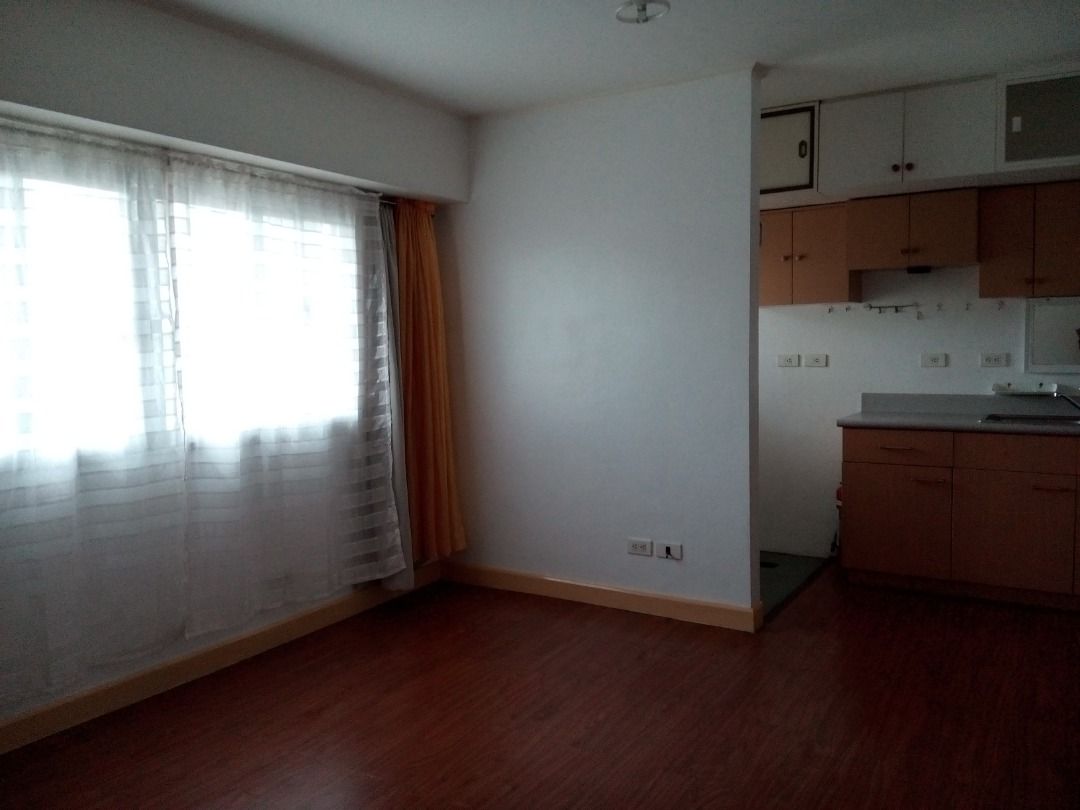 Big semi furnished studio unit at Pioneer Pointe08