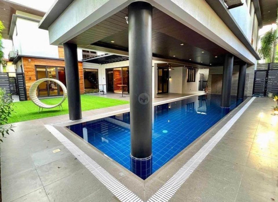 "For Sale: H&L in Loyola Grand Villas in Marikina, for P112M"03