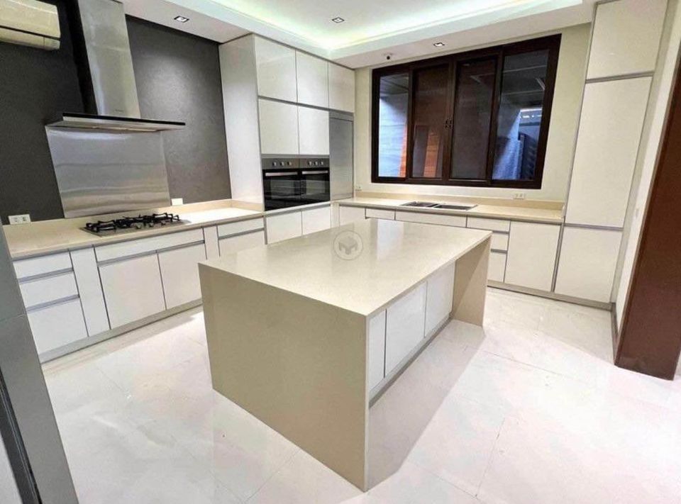 "For Sale: H&L in Loyola Grand Villas in Marikina, for P112M"07