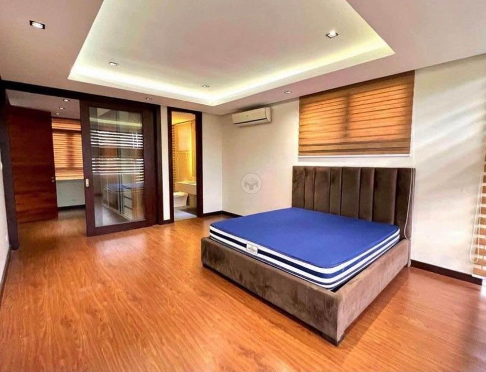 "For Sale: H&L in Loyola Grand Villas in Marikina, for P112M"09