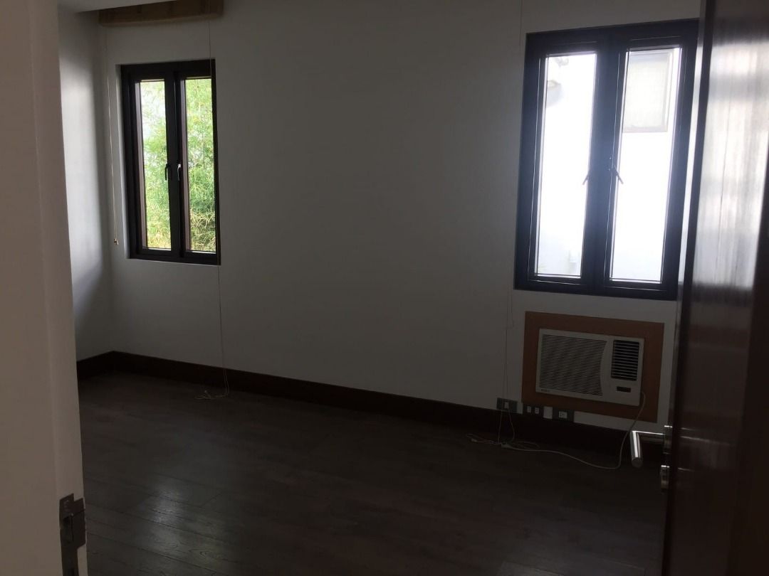 5 Bedroom House for Rent in Mckinley Hill Village08