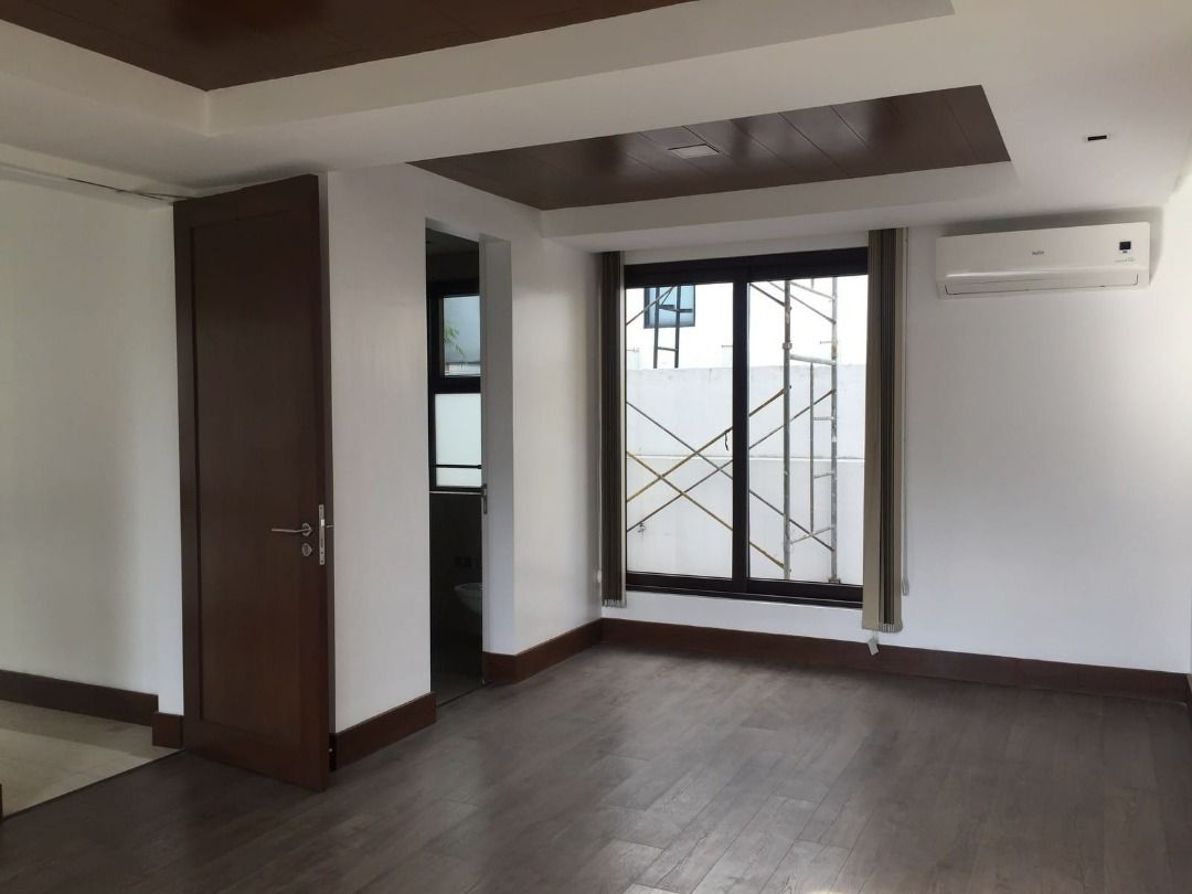 5 Bedroom House for Rent in Mckinley Hill Village09