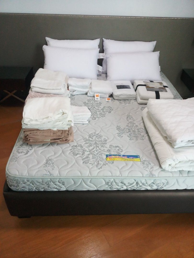 Fully-furnished condo for rent04