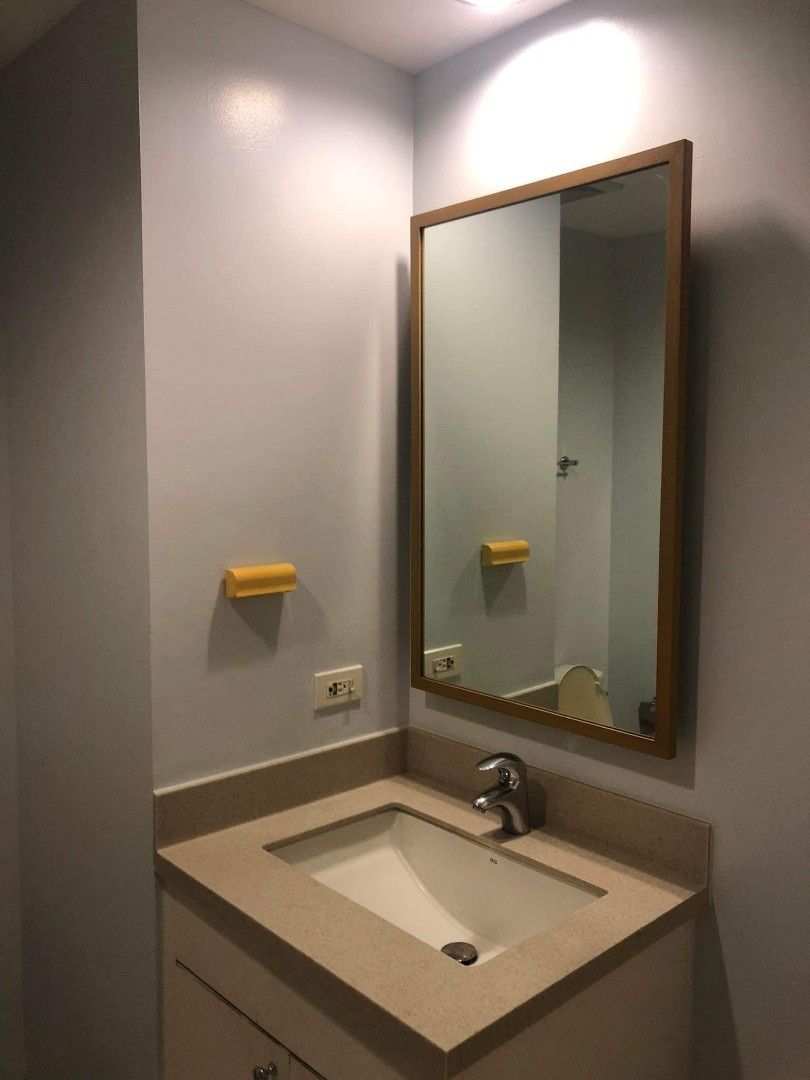 Fully-furnished condo for rent06