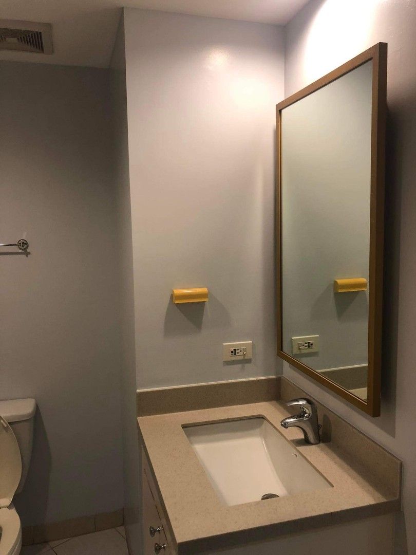 Fully-furnished condo for rent08