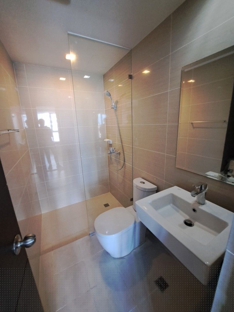 Makati Three Central Condominium For Sale02