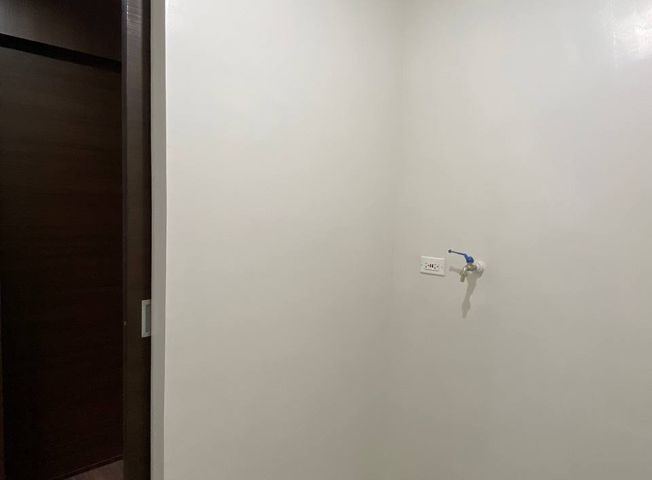 Luxury Living at Air Residences - 2 Bedroom Condo for Rent!04
