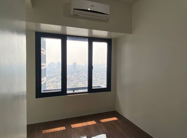 Luxury Living at Air Residences - 2 Bedroom Condo for Rent!06