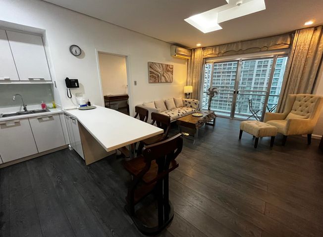 1 Luxury Bedroom For Rent in St. Francis Shangri-La Place04