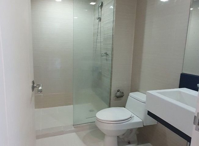 "For Rent Studio Venice Luxury Residences Tower A McKinley Hill, Taguig City"05