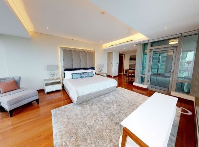 4 Bedroom Condominium for Lease Rent in Horizon Homes Shangri- La at the Fort BGC10